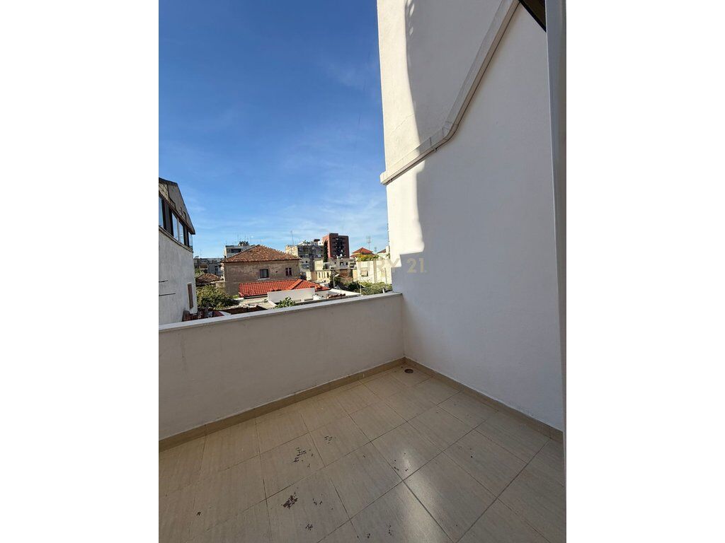SHITET APARTAMENT 1+1 TEK ISH RAJONI LAGJA 6 DURRES !