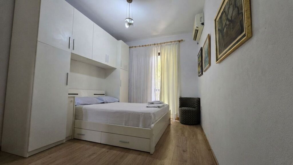 Jepet me Qira Apartament 2+1 – Përballë Tajvanit