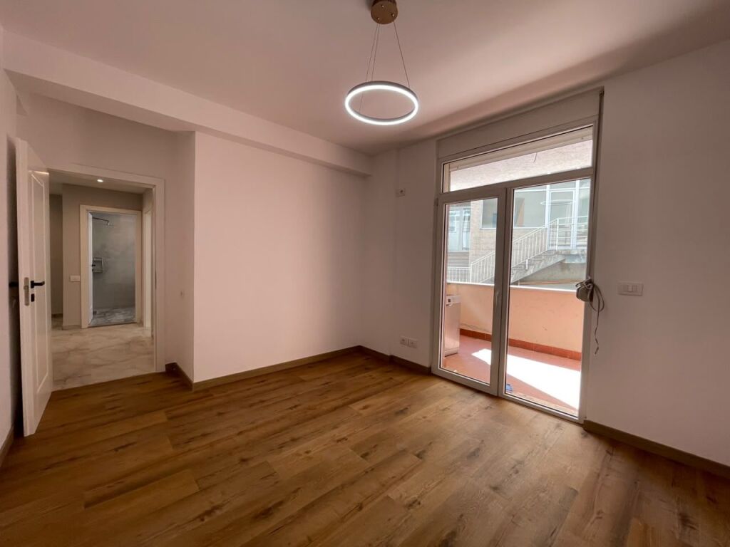 Apartment 2+1+Verandas for rent at Kodra e Diellit.