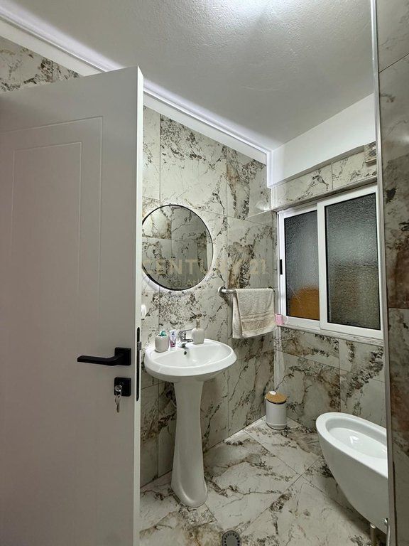 SHITET APARTAMENT 1+1 TEK SHKEMBI I KAVAJES VIJE E PARE ME DETIN ME PAMJE DETI !
