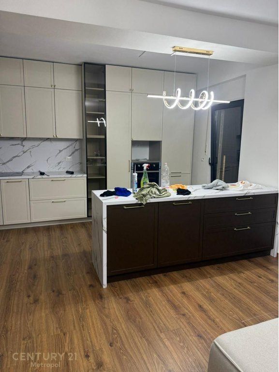 Japim me qira apartament 2+1+2+ parkim te Rezidenca Kodra e Diellit 2! 880 € /Muaj 85,000 Lekë /Muaj