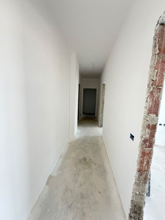 Apartament 2+1+Ballkon  Ne Shitje  prane rrethrrotullimit Ne Paskuqan
