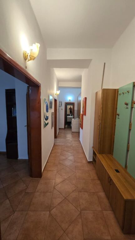 Jepet me Qira Apartament 2+1 – Përballë Tajvanit