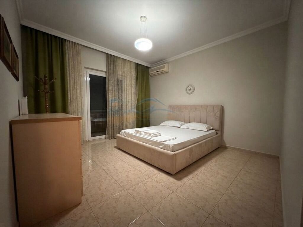 Qera, Apartament 2+1+Verandë, Pazari i Ri, Tiranë