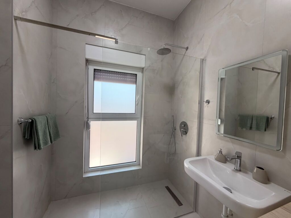 For Rent Ap 1+1 at Ali Demi Kadiu Complex
