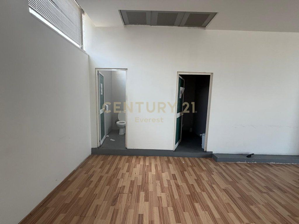KRISTAL CENTER, OFFICE FOR RENT