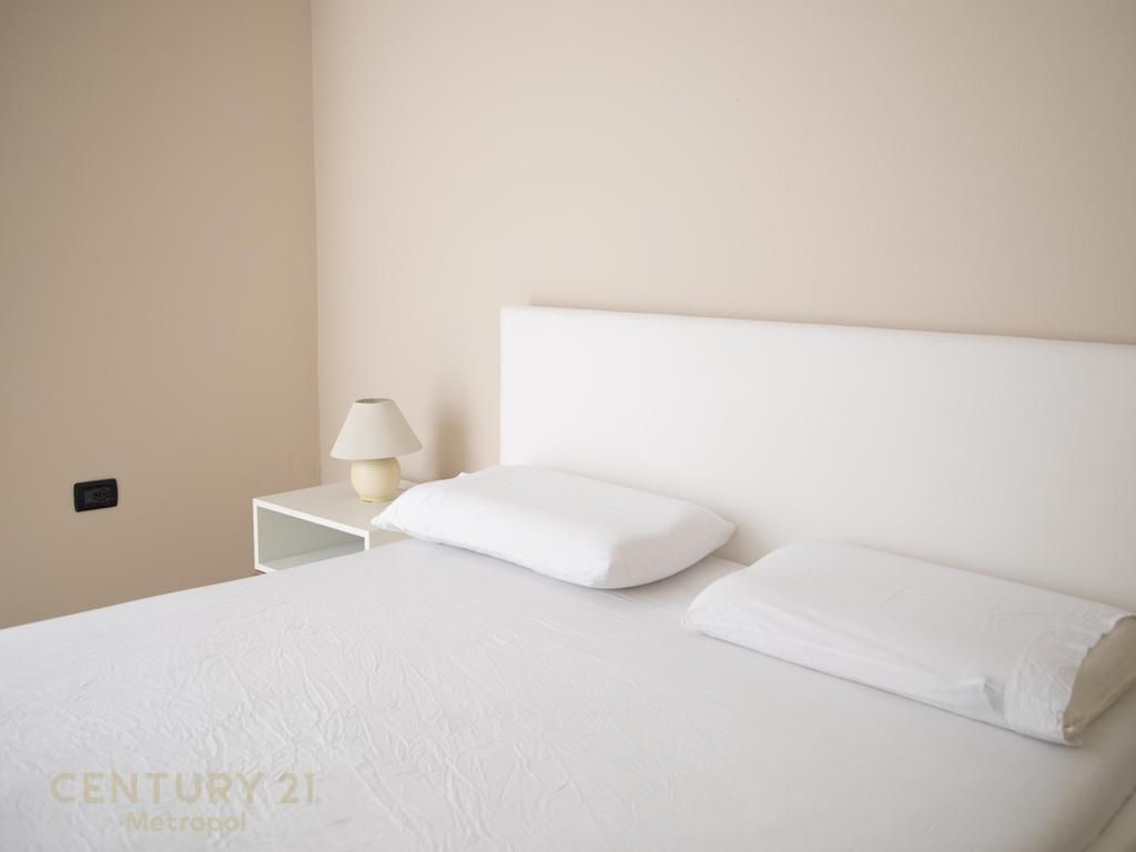 .FOR RENT APARTMENT 2+1 IN BLLOK NEAR THE UNIVERSITY BOOK