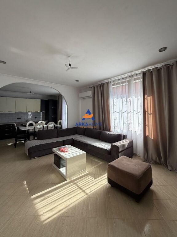 JEPET APARTAMENT ME QERA 2+1+BALLKON "VASIL SHANTO" 70.000 LEKE