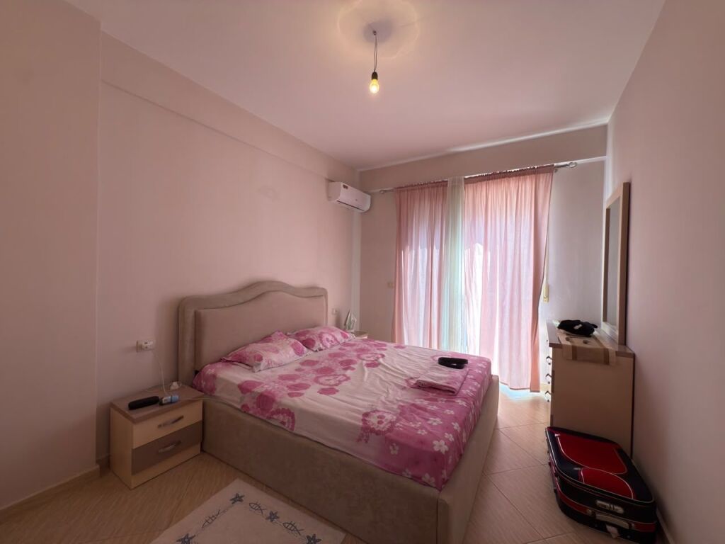 APARTAMENT 2+1 ME QERA AFATGJATE – ISH KOMBINATI, VLORË.