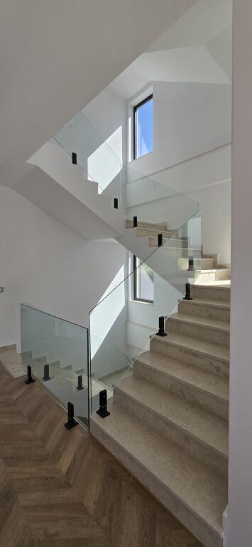 🏡 VILLA SU 3 PIANI IN VENDITA CON TERRAZZA | MJULL-BATHORE, TEG