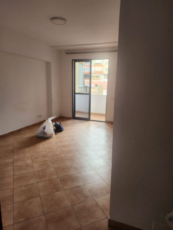 Garsionjere per qera Mysylm Shyri !
