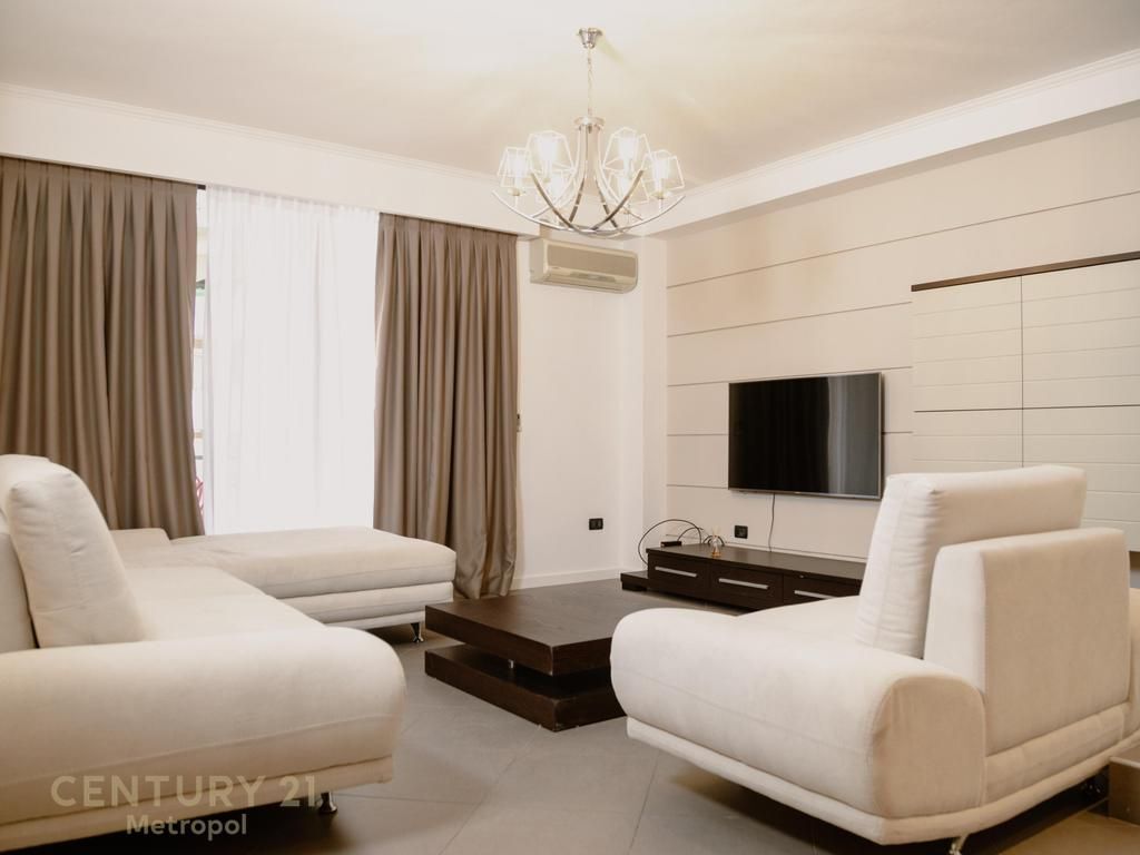 .JEPET ME QIRA APARTAMENT 2+1 NE BLLOK PRANE LIBRIT UNIVERSITAR 1,400 € /Muaj