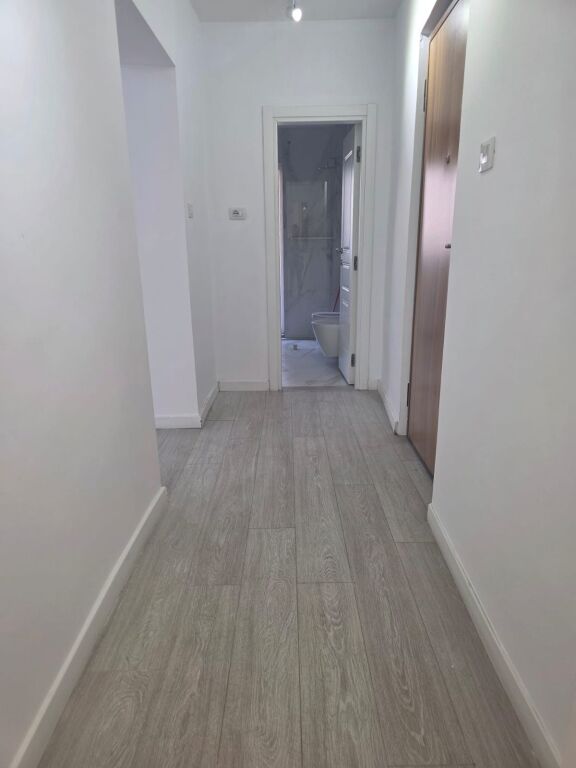UFFICIO IN AFFITTO – VIA KAVAJËS