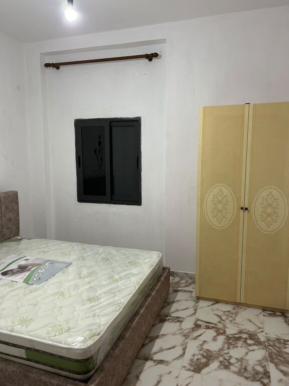 Qera | Vilë 1 + 1 | Rruga Neço Muka | 300 €/muaj