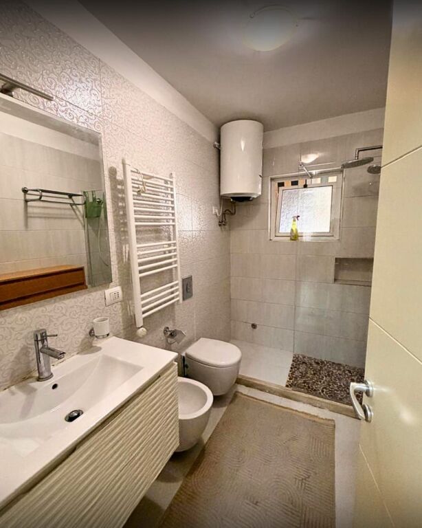 Apartament 2+1me qira Laprak .Post Parkimi