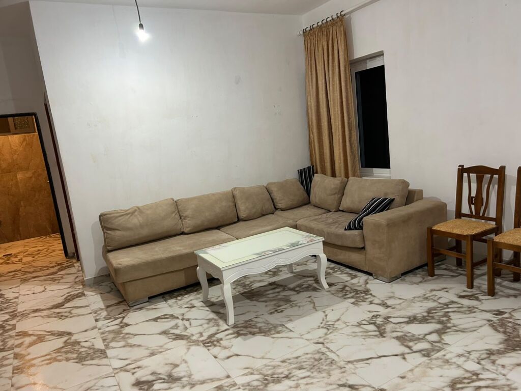 Qera | Vilë 1 + 1 | Rruga Neço Muka | 300 €/muaj