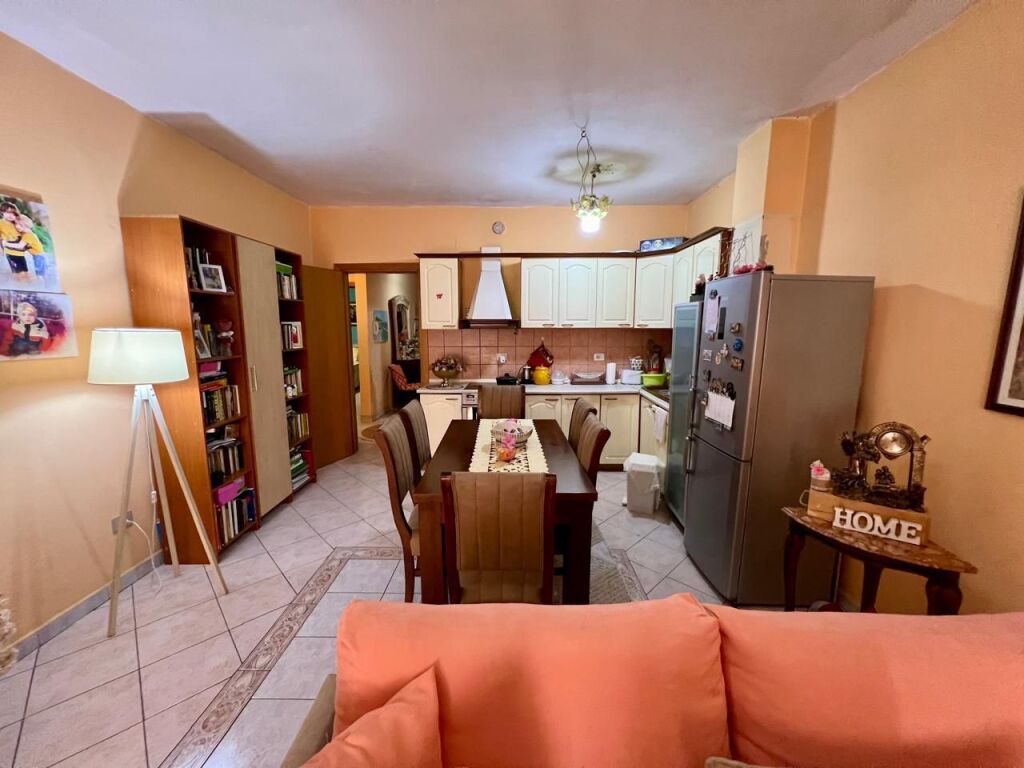 Apartment 3+1+2+Veranda for sale on Ismail Qemali Street, former Blloku! 550 million leke!