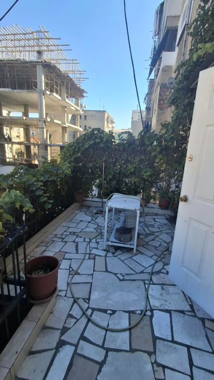 JEPET ME QIRA APARTAMENT 1+1 – PRANË SPITALIT, DURRËS!