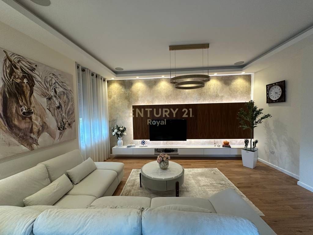 Apartment 2+1+2+ laundry + Parking space for rent at Park Gate