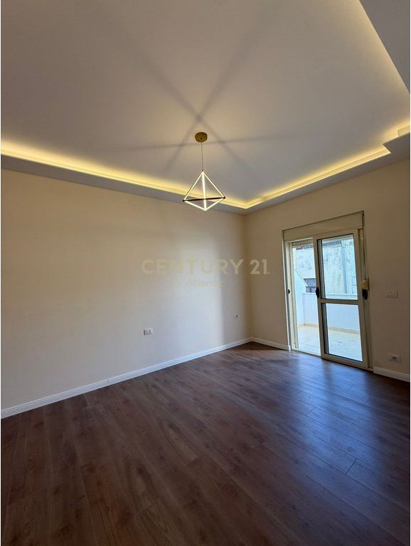 SHITET APARTAMENT 1+1 TEK ISH RAJONI LAGJA 6 DURRES !