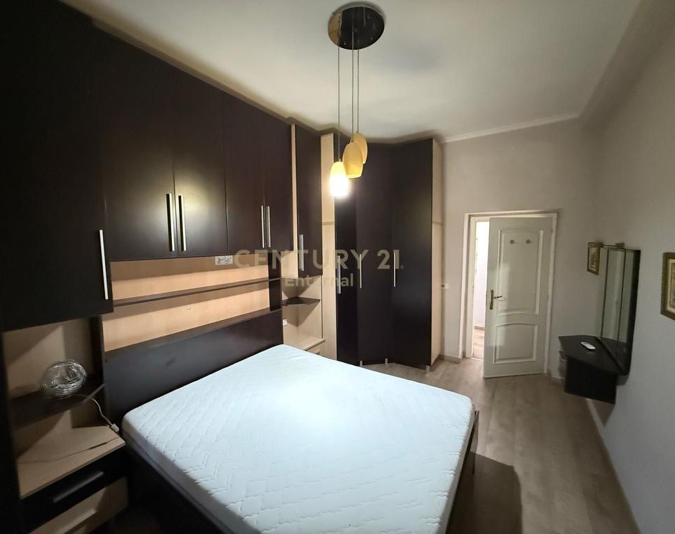 Apartament 2+1 me qira te Ish Blloku, Pallatet Agimi - 800€ | 91 m²