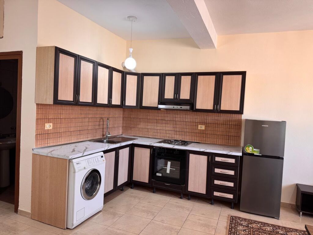 Apartment 1+1 for rent at Tek 21 Dhjetori (F)  ID 5665