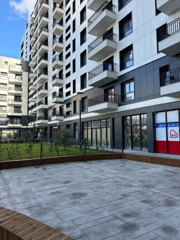 Business premises for rent at Bulevardi I Ri, Ndregjoni Complex!!