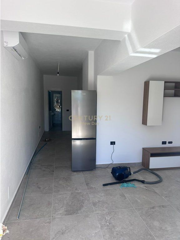 For rent ground floor of a villa in the Ish Keneta area.