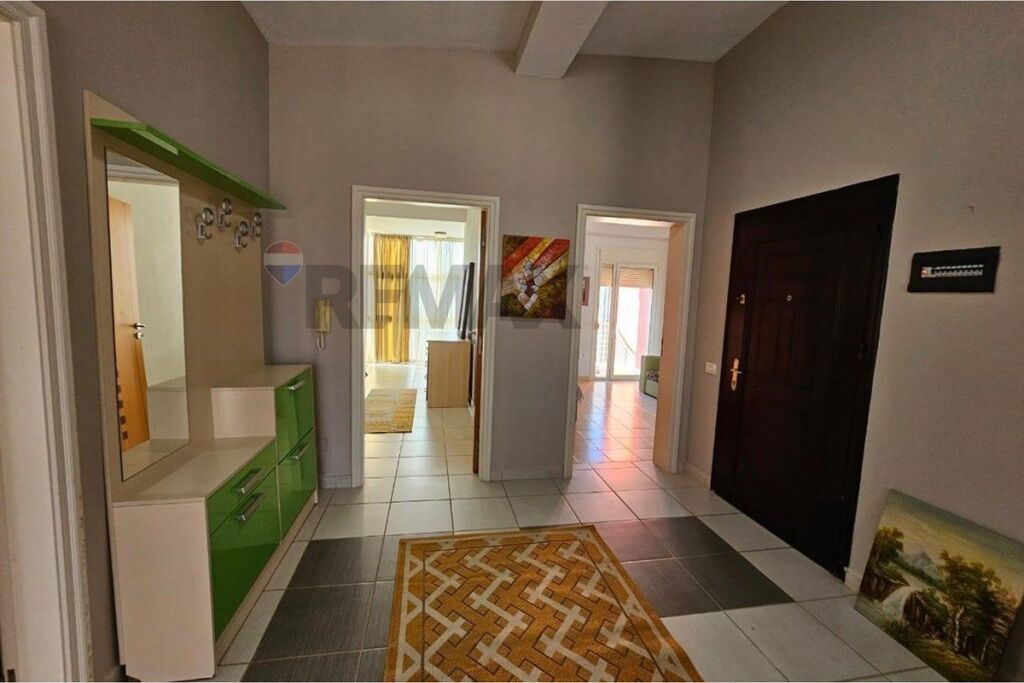 SHITET APARTAMENT 2+1+2 NE GOLEM