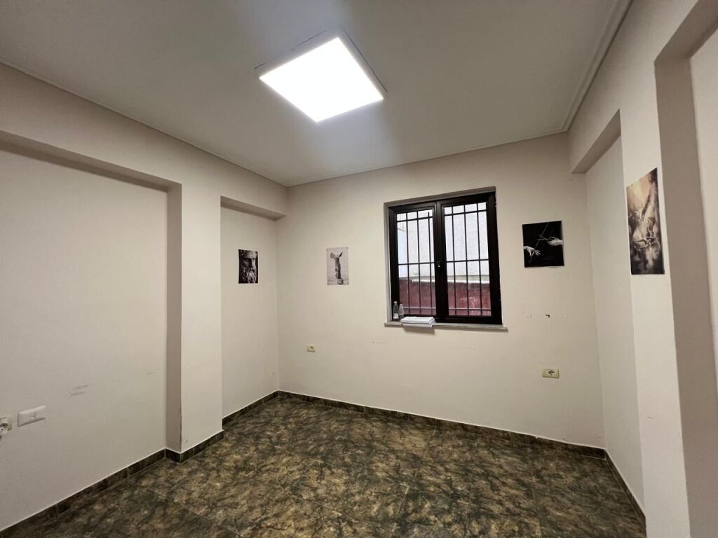 QIRA AMBJENT ZYRE 125 M2 - ATSH - PRANE PAZARIT TE RI
