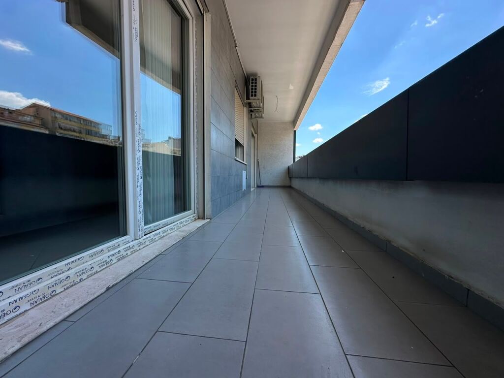 Shitet apartament 2+1+2 te Komuna e Parisit