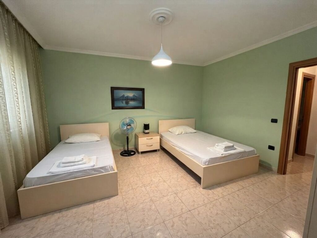 Qera, Apartament 2+1+Verandë, Pazari i Ri, Tiranë