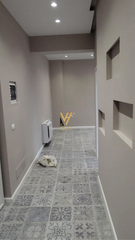 LOCALE COMMERCIALE 63 M2 IN AFFITTO VICINO ALLO STADIO DINAMO 80.000 LEKE