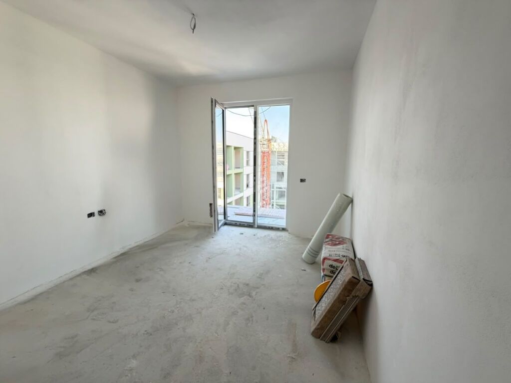 Apartament 2+1+Ballkon  Ne Shitje  prane rrethrrotullimit Ne Paskuqan