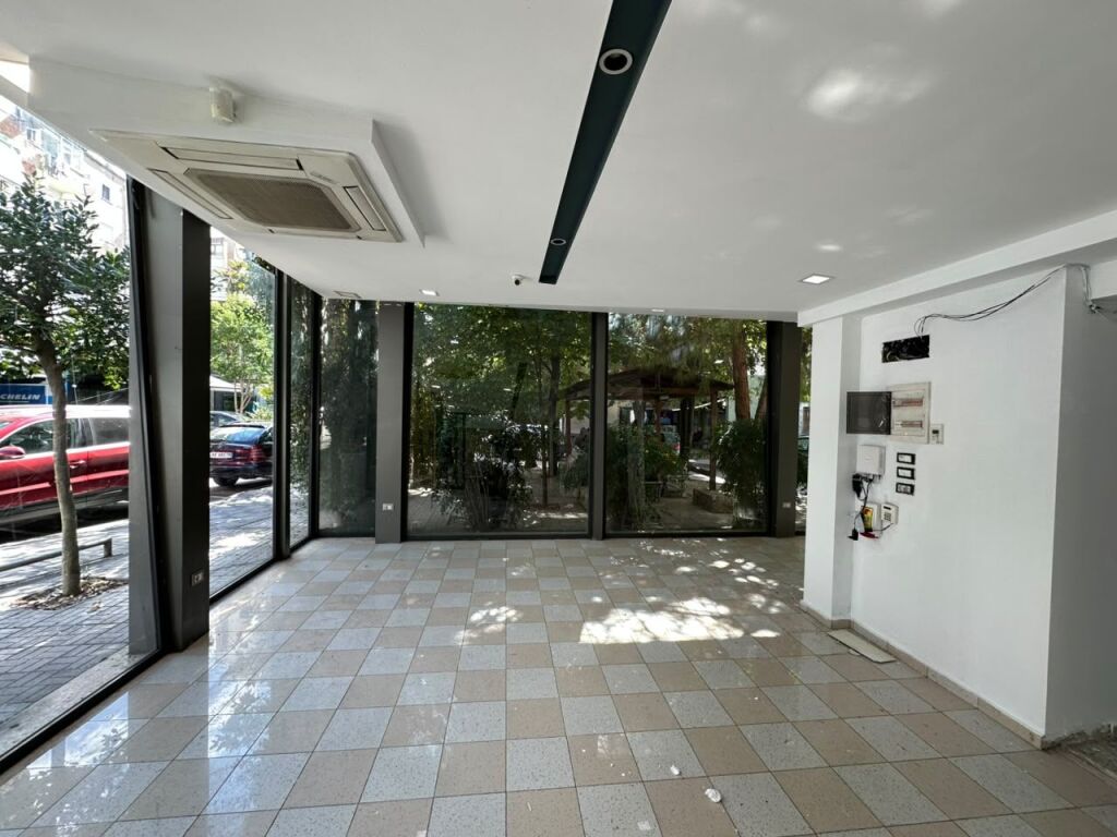 Rent, Business Premises, Durres Road, Tirana