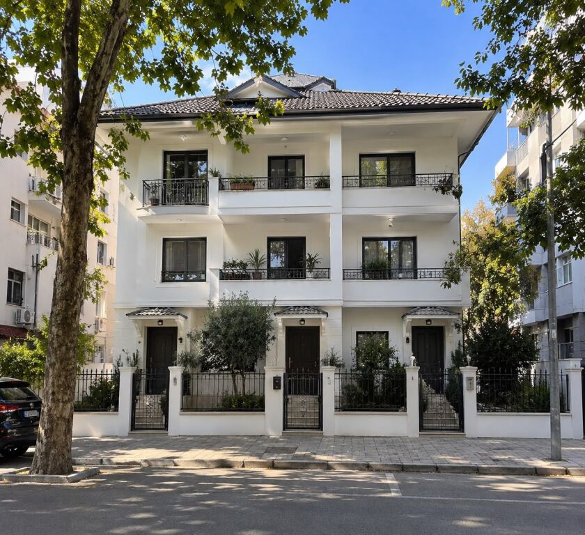 🏢 FOR SALE | 3-STORY BUILDING - BLLOKU
