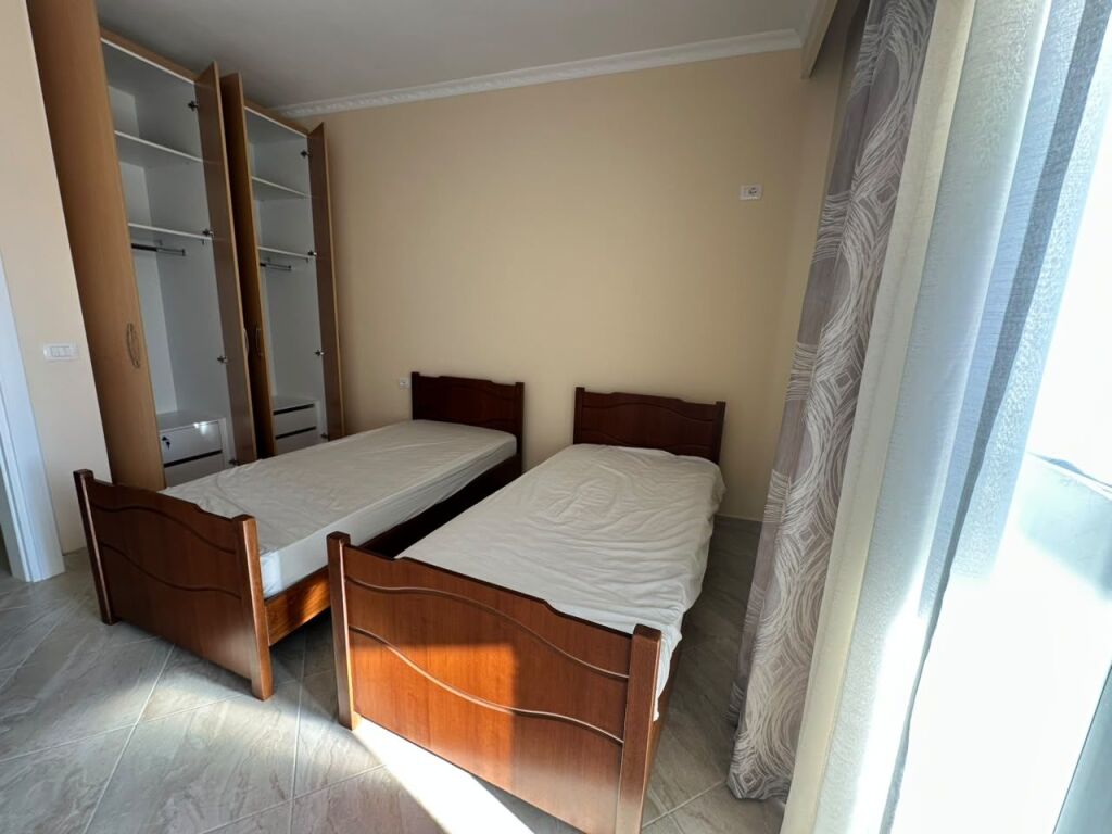 Shitet Apartament 2+1+2 Tualete me verande me pamje Deti - Lungomare Vlore