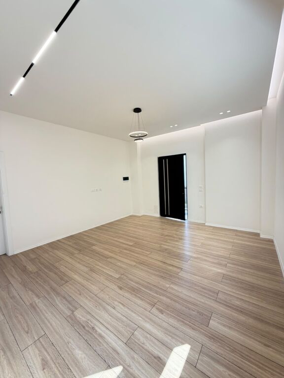Apartment 1+1+Veranda For Sale near the roundabout in Paskuqan