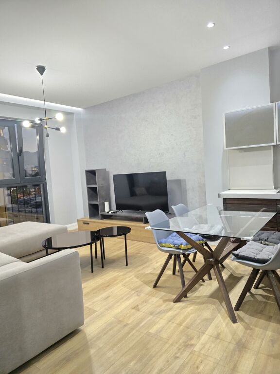 Apartament 1+2 me qira Tek Delijorgji 850leke