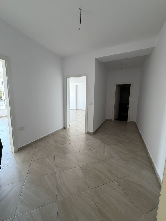 Shitet apartament 1+1, UNIVERSITETI MESDHETAR I SHQIPËRISË, TIRANË