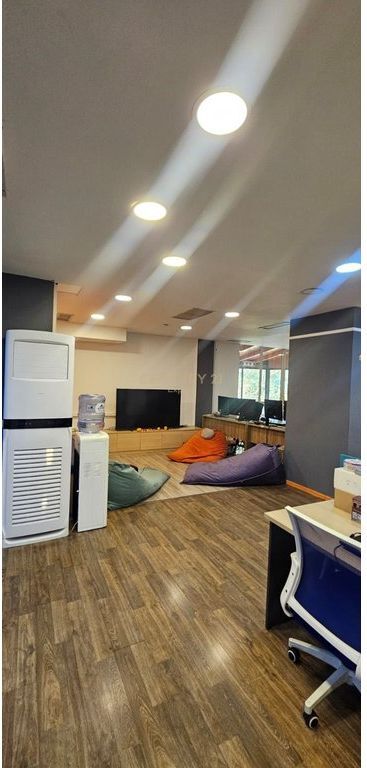 APARTAMENT PER ZYRA 3+1+2 ME QIRA – PRANË LIBRIT UNIVERSITAR, TIRANË