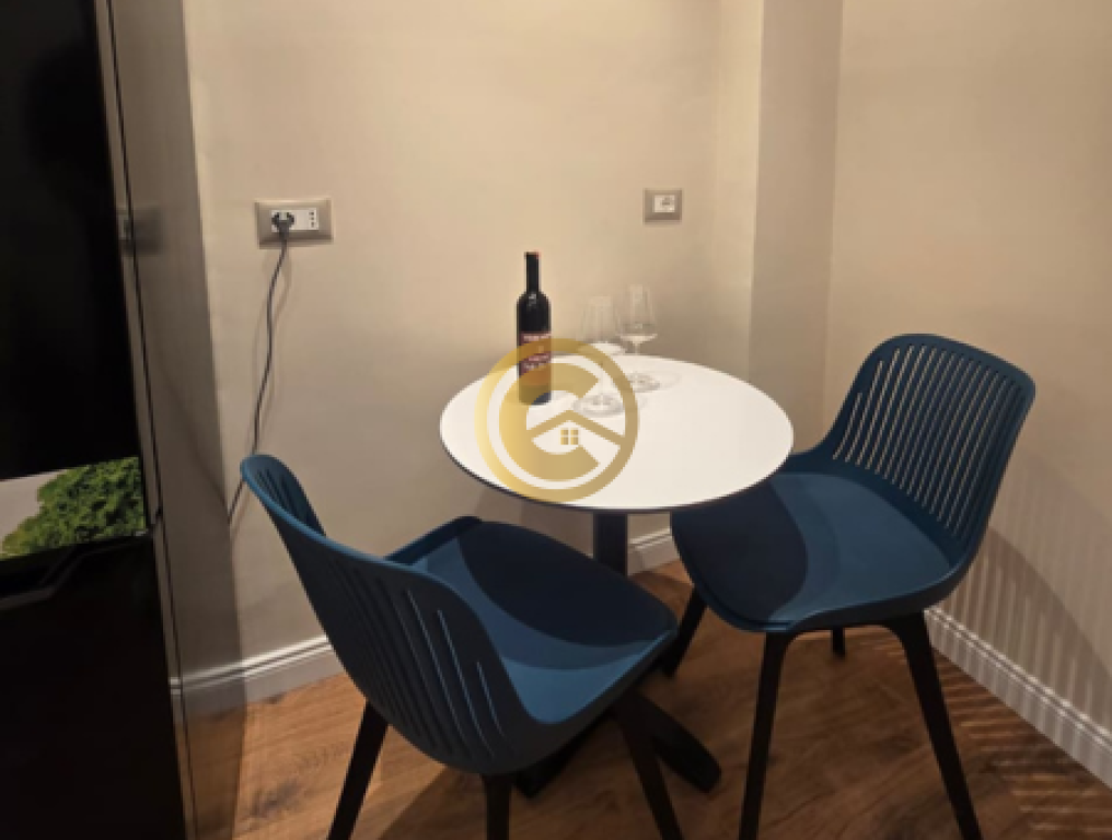 Apartament 1+1 i rikonstruktuar në shitje në Sarandë – 50 m nga deti