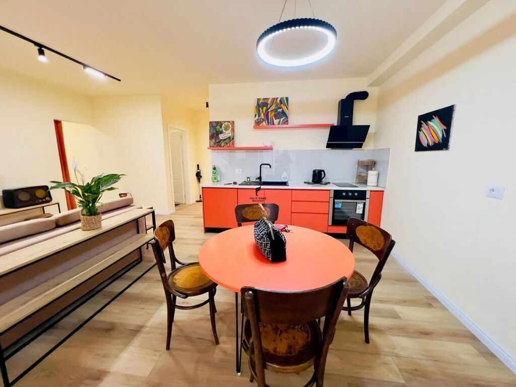 SHITET APARTAMENT 2+1 PAZARI I RI 28.000.000 LEKE FH-94871