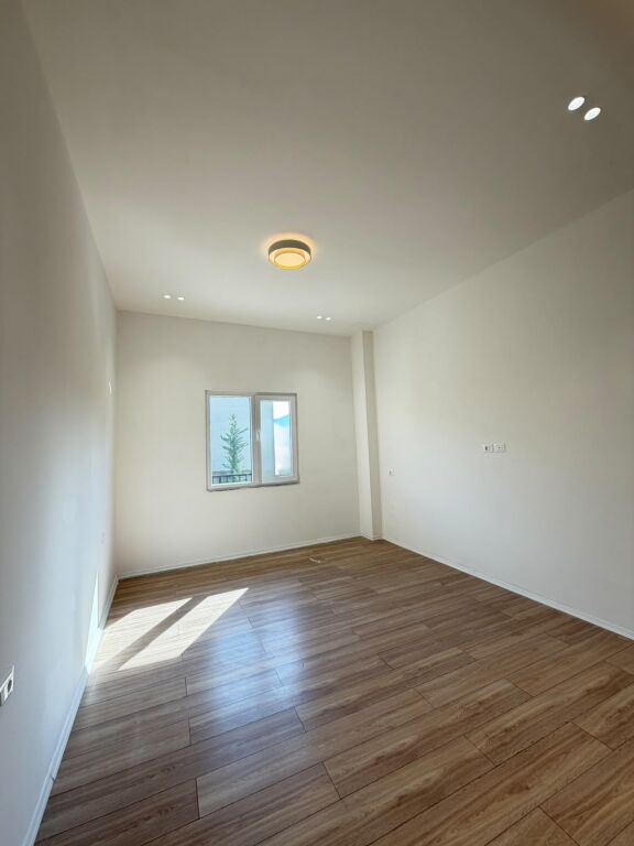Apartment 1+1+Veranda For Sale near the roundabout in Paskuqan