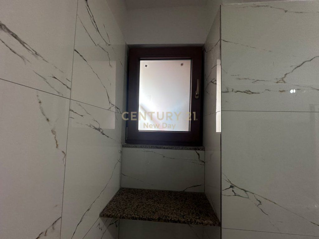 For rent ground floor of a villa in the Ish Keneta area.