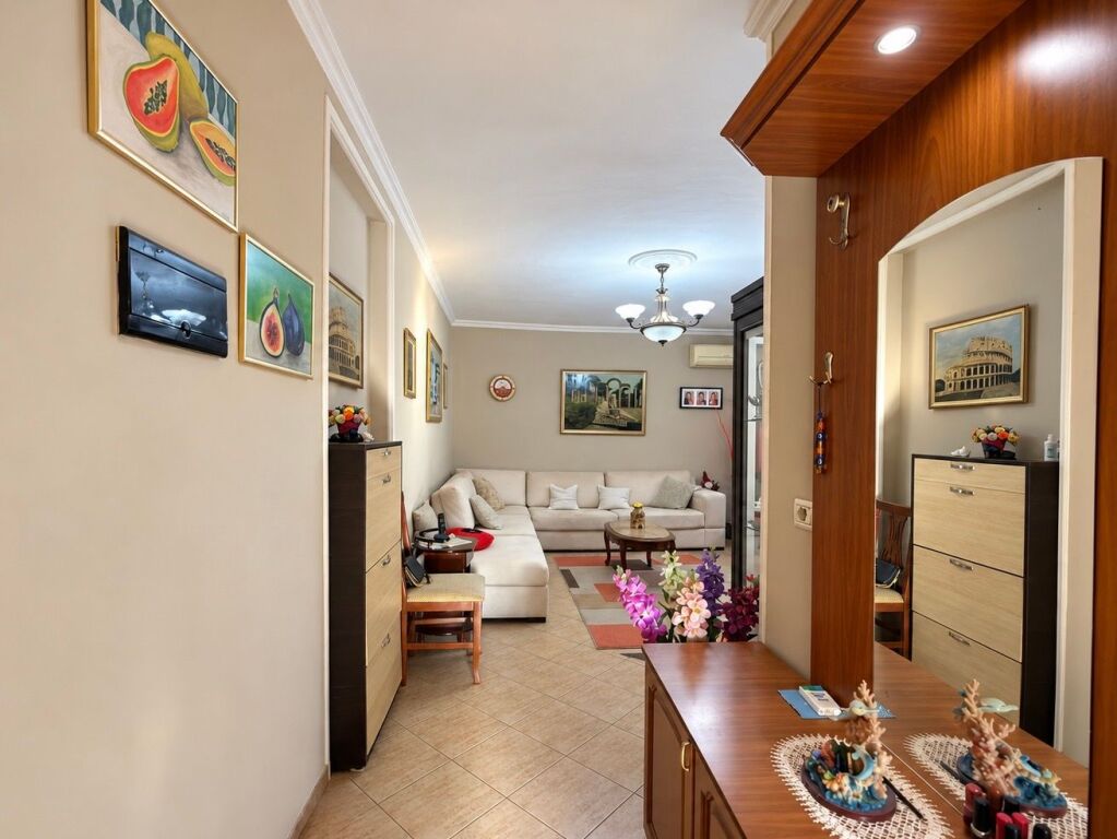 Shitet apartament 2+1+2 Myslym Shyri