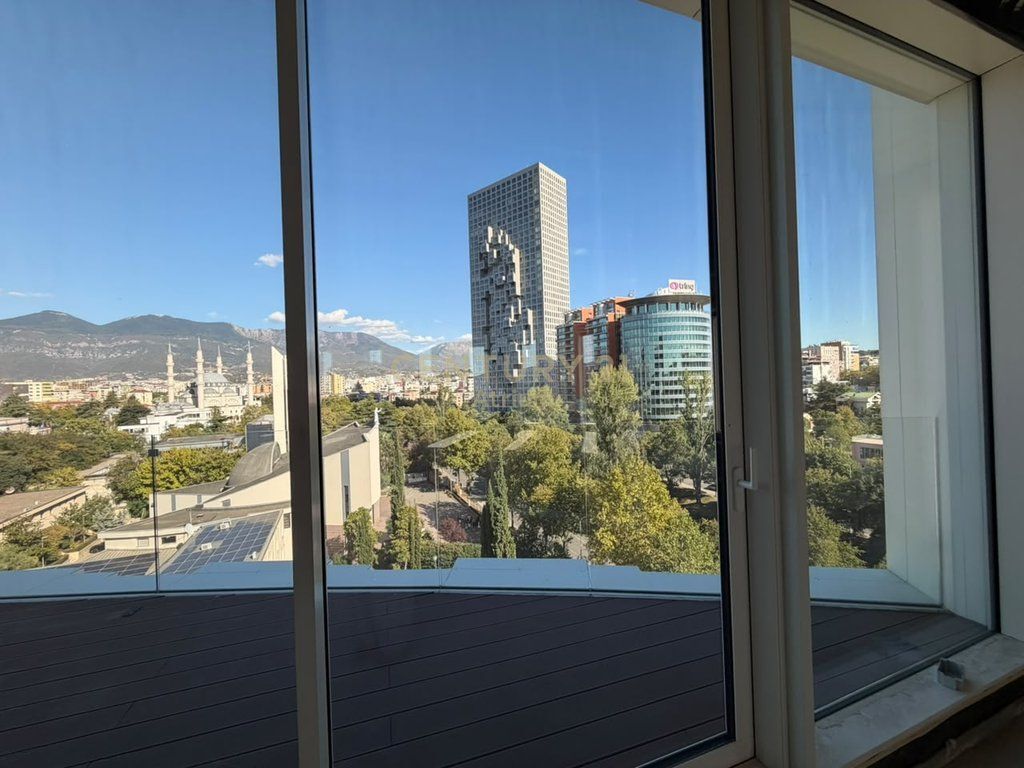 Premium space for rent in MET BUILDING.