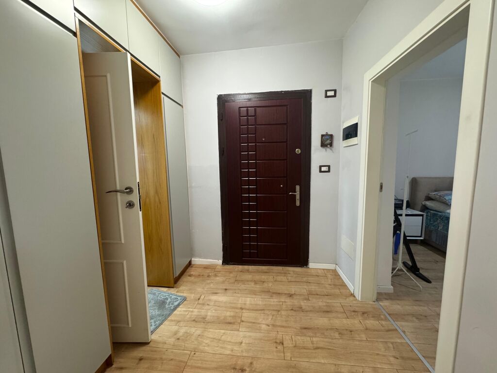 Jepet apartament me qera 1+1