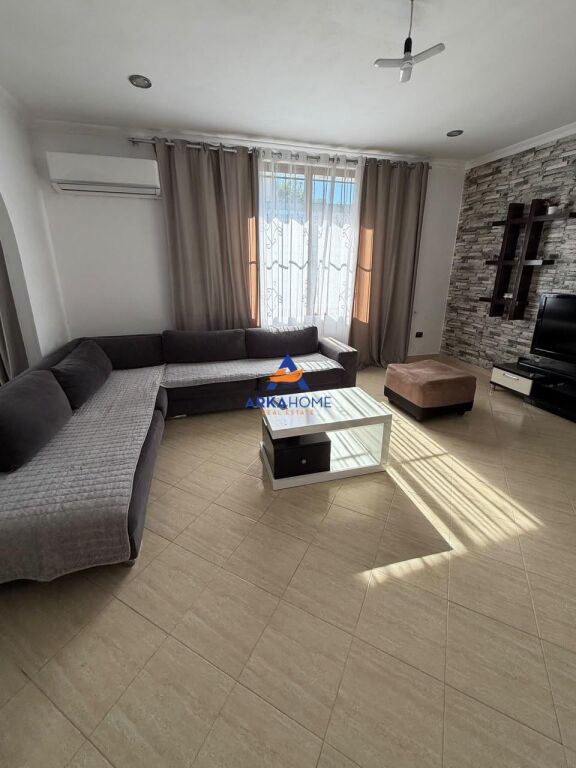 JEPET APARTAMENT ME QERA 2+1+BALLKON "VASIL SHANTO" 70.000 LEKE