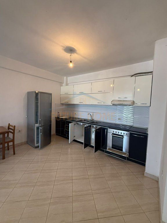 In vendita, Appartamento 1+1, Yzberisht, Tirana.